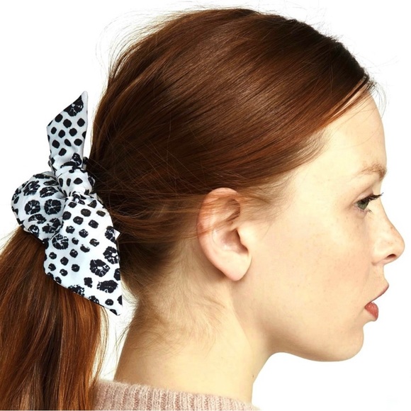 NEW HEMANT AND NANDITA PRINTED SCRUNCHIE - Picture 1 of 3